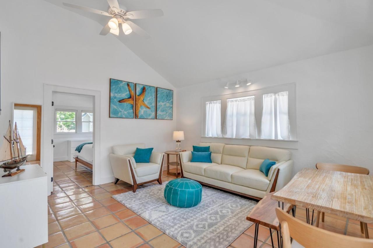 Sarasota, Fl Bungalow - Bright & Breezy Coastal Vibes - 10 Mins To White Sand Beaches Home Exterior photo